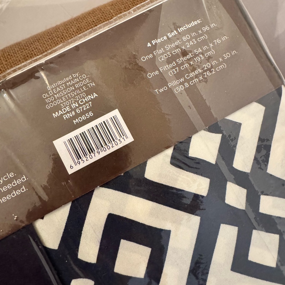 COMFORT BAY FULL SHEET SET New in Package Navy and White design - Picture 4 of 6
